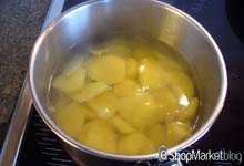 Menú de recetas: cocemos las patatas cortadas en rebanadas