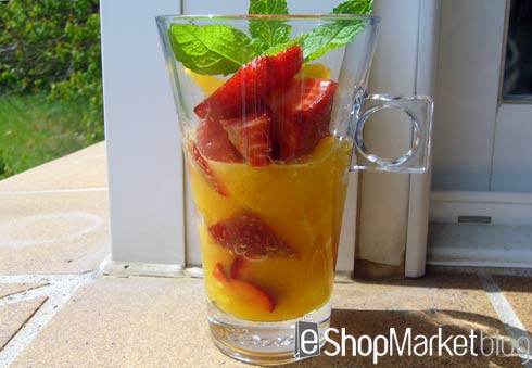 Menú de recetas: cóctel de fresas y naranja