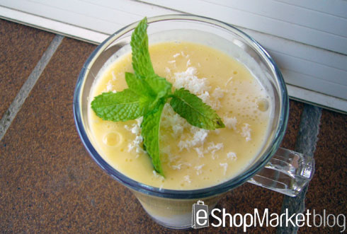 Sopa de piña natural con sorbete de limón y coco, menú de recetas