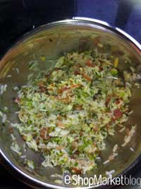 Menú de recetas: mezclamos todos los ingredientes para nuestra ensalada de arroz Menú de recetas: mezclamos todos los ingredientes para nuestra ensalada de arroz